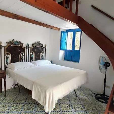 Apartment La Casa Di Nonna Ida Stromboli